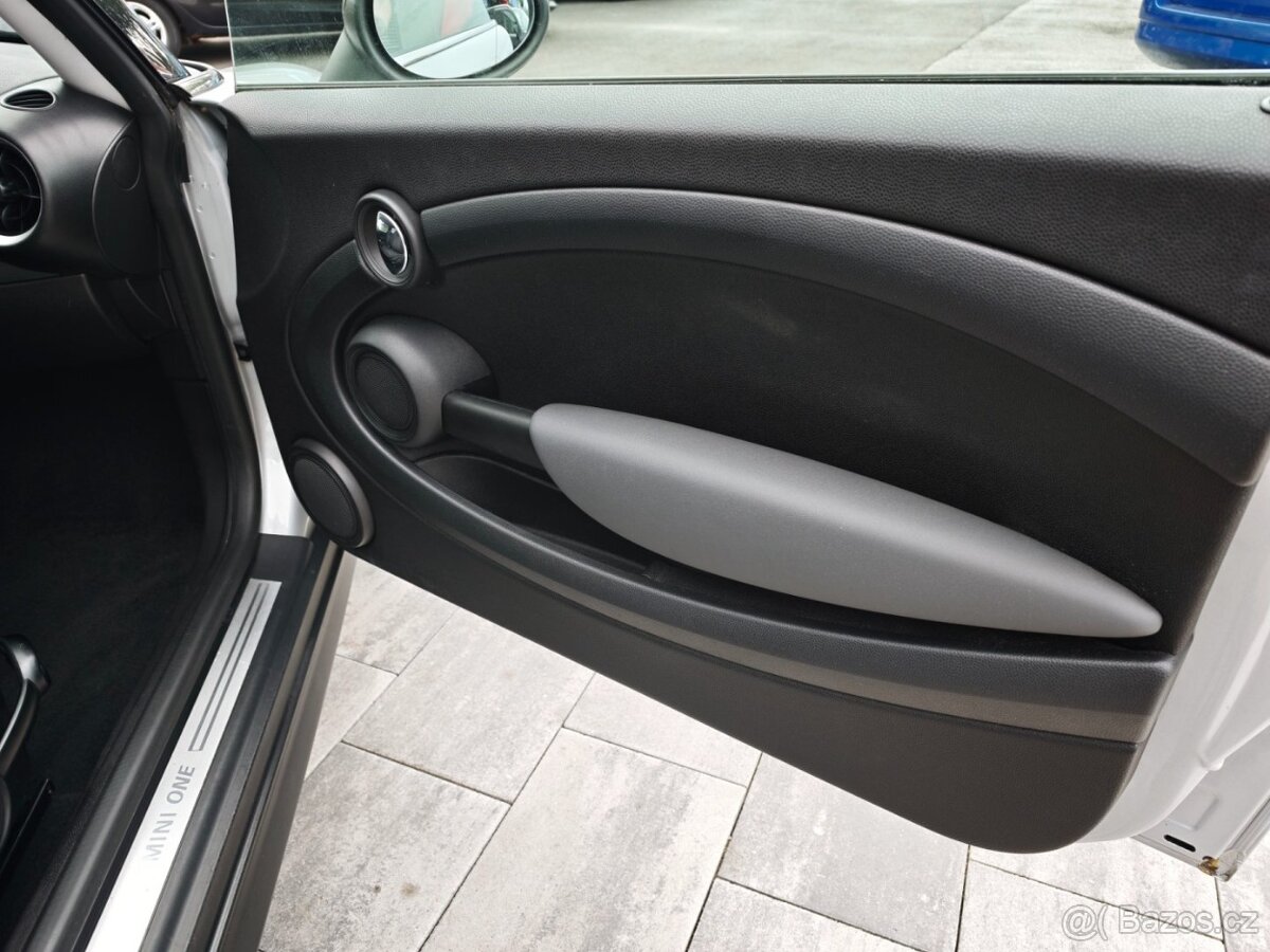 Mini Cooper ONE 1,4i 70Kw - 14