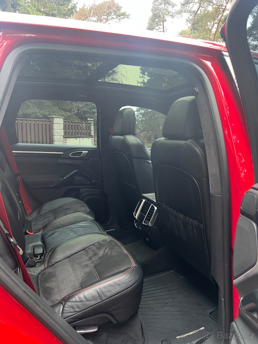 Porsche Cayenne GTS 2013 - 14