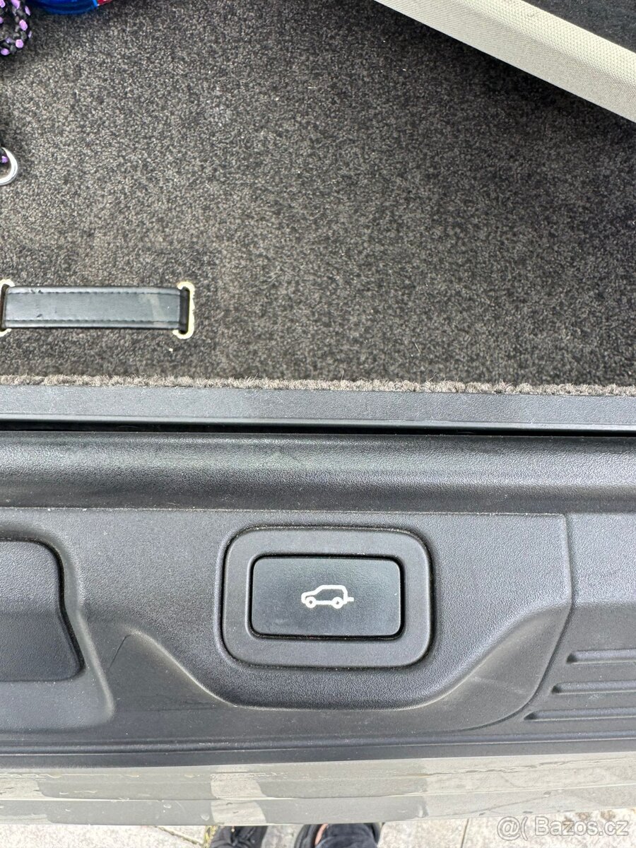 Land Rover Range 4.4 SDV8,luxusní výbava-splátky pro všechny - 14