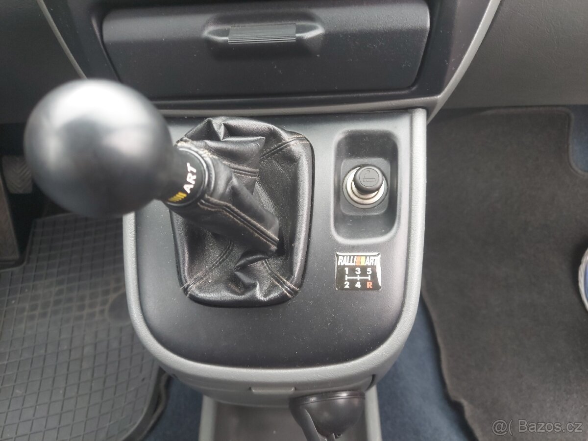 Mitsubishi Space Runner - 14