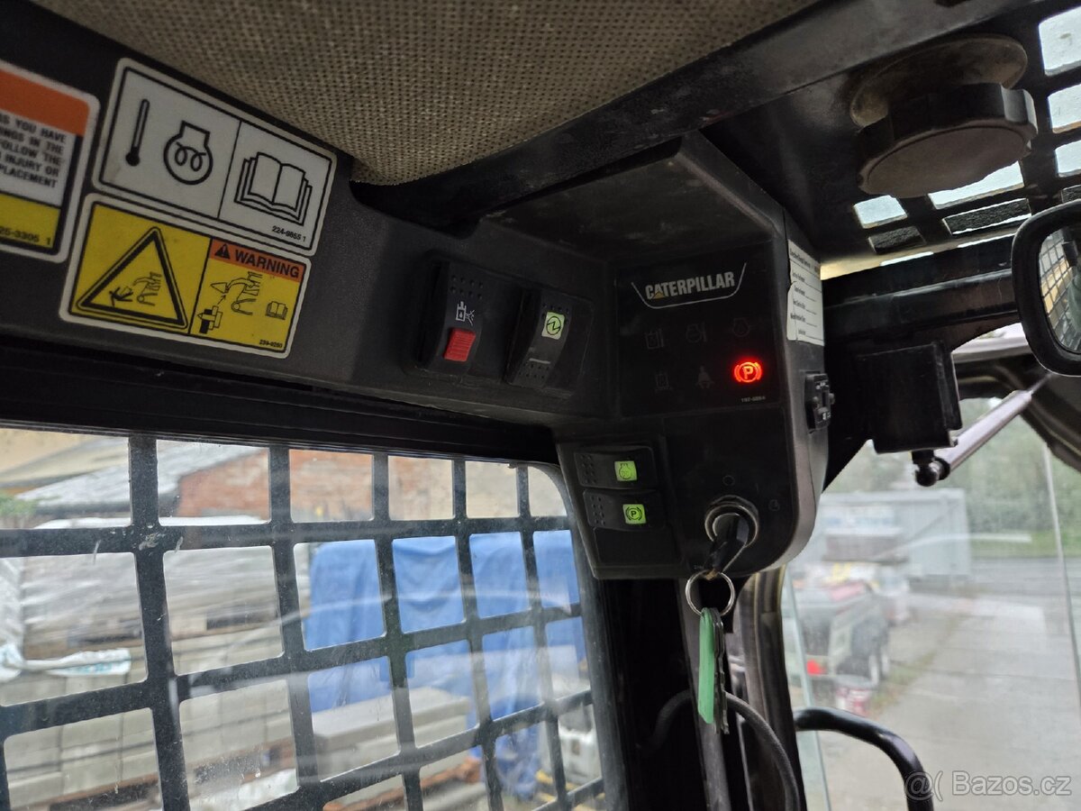 Caterpillar 257B pásový nakladač - 14