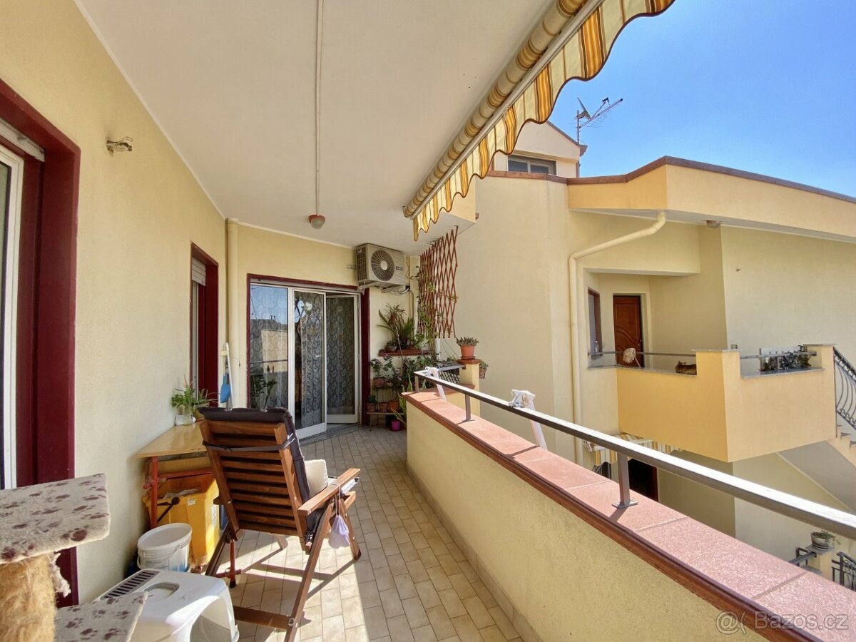 Sicílie, byt 3+1, 136 m2, dva balkóny, Roccalumera - 14