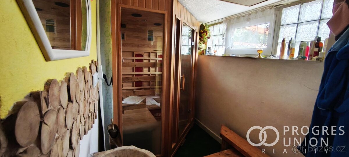 Nabízíme k prodeji krásnou chatu u přehrady Bystřička - 14