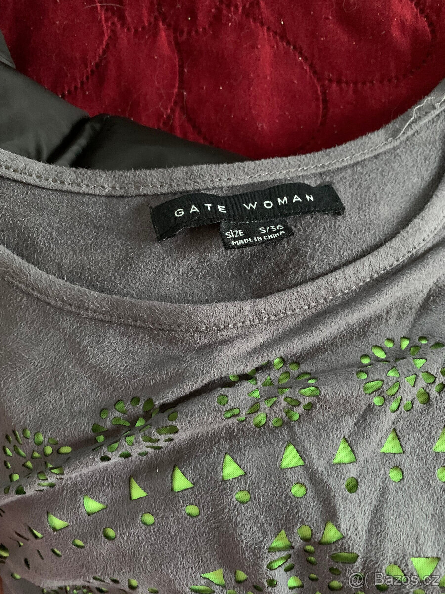 Set Guess: šaty+bunda+ledvinka; Benetton; Dakine; Plesové - 14