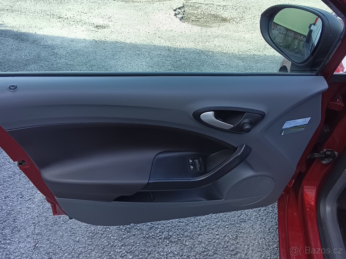 SEAT Ibiza 1,2i 12V Reference ČR - 14