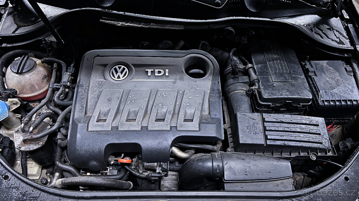 Vůz na náhradní díly VW Passat B7 kombi 2012 CFGB NJD LC9X - 14
