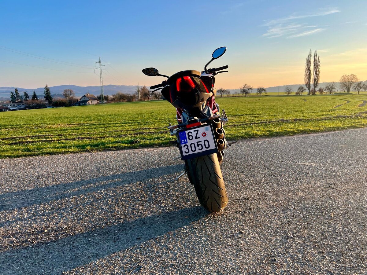 MV AGUSTA BRUTALE 800RR - 14