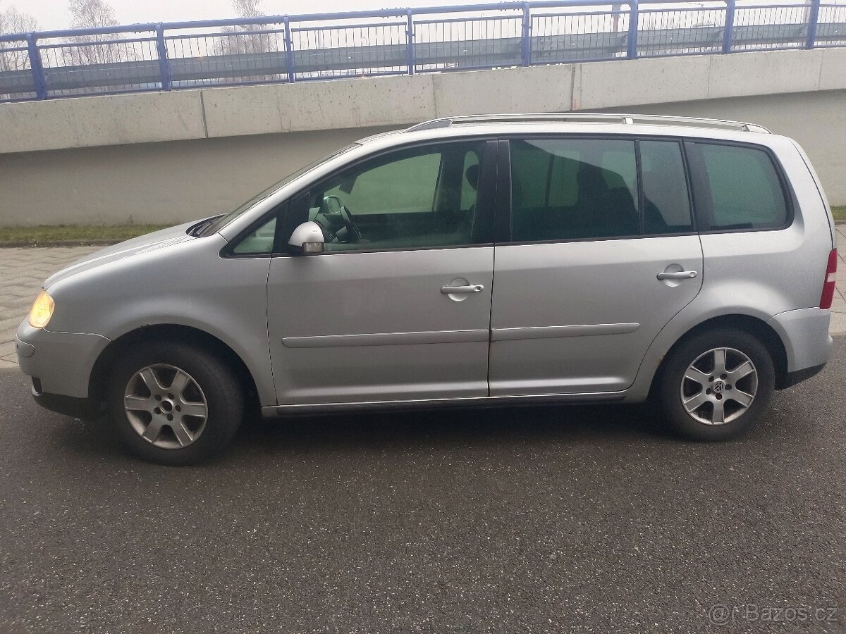 VW Touran 2.0 TDI 100 kW - 14