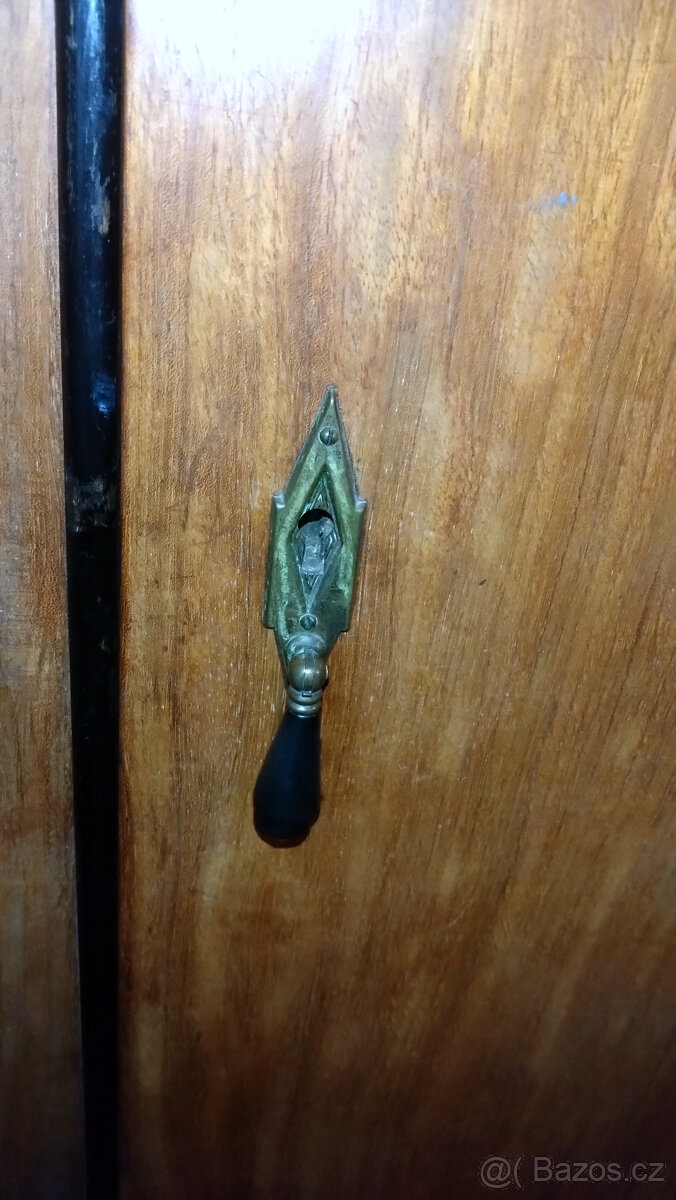 Starožitný nábytek rok cca 1920 - masiv - 14