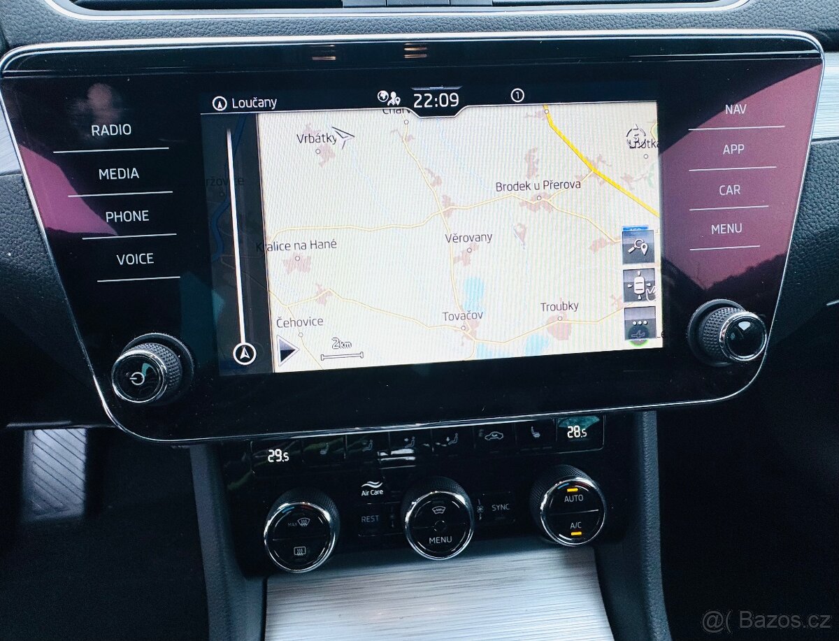 Škoda Superb 2,0 TDI DSG KOMBI,2/2022,NAVI,LED - 14