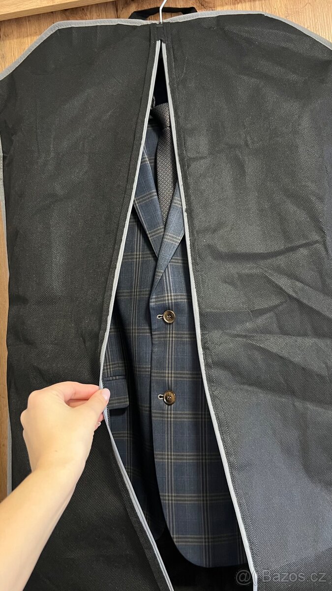 Prodám pánský oblek značky FERATT - 14