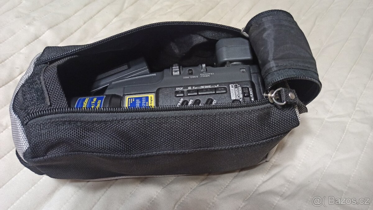 Prodám VHS-C camcorder zn. JVC s příslušenstvím - 14