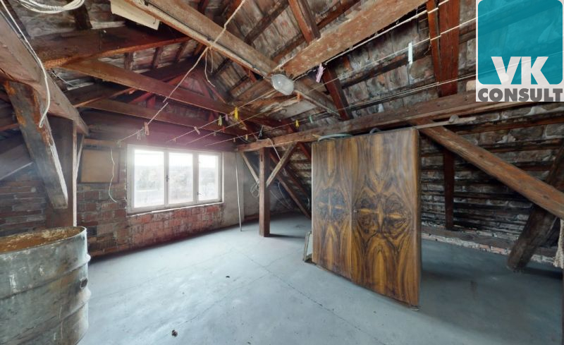 Prodej - rodinný dům se zahradou a 2 garážemi -... - 14