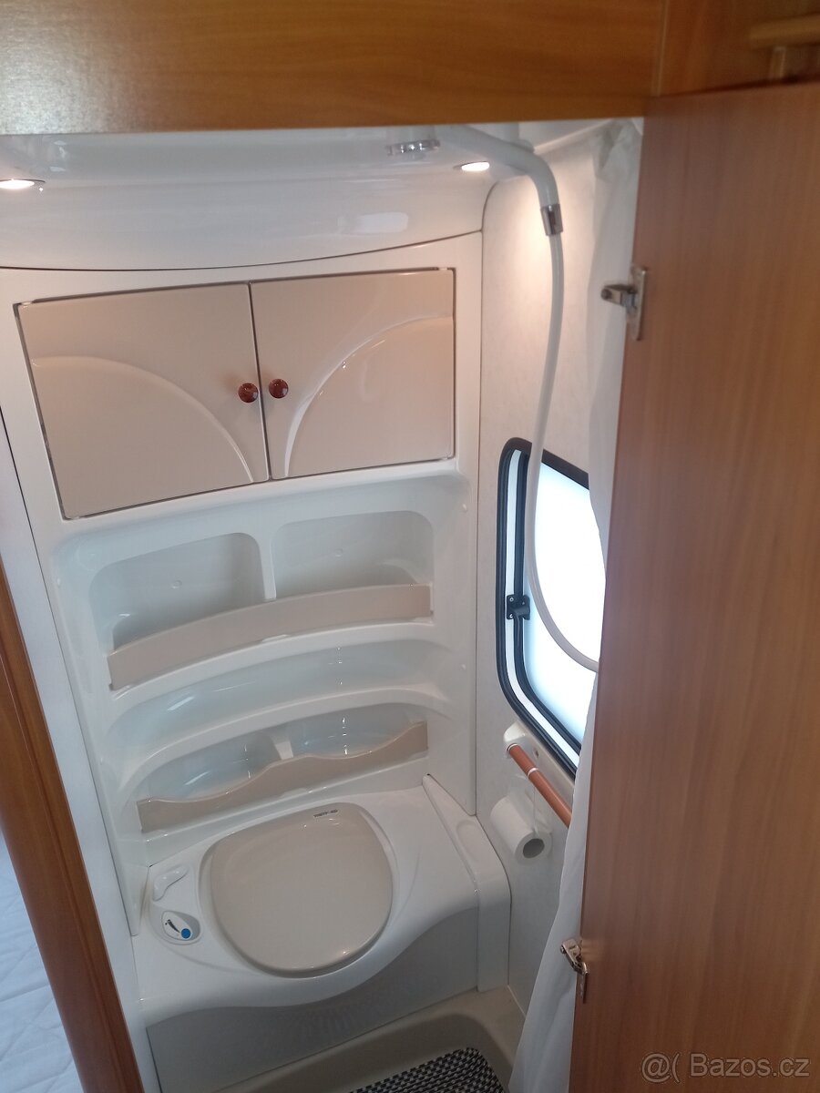 Prodám karavan HOBBY EXCELLENT 500 KMFE - 14