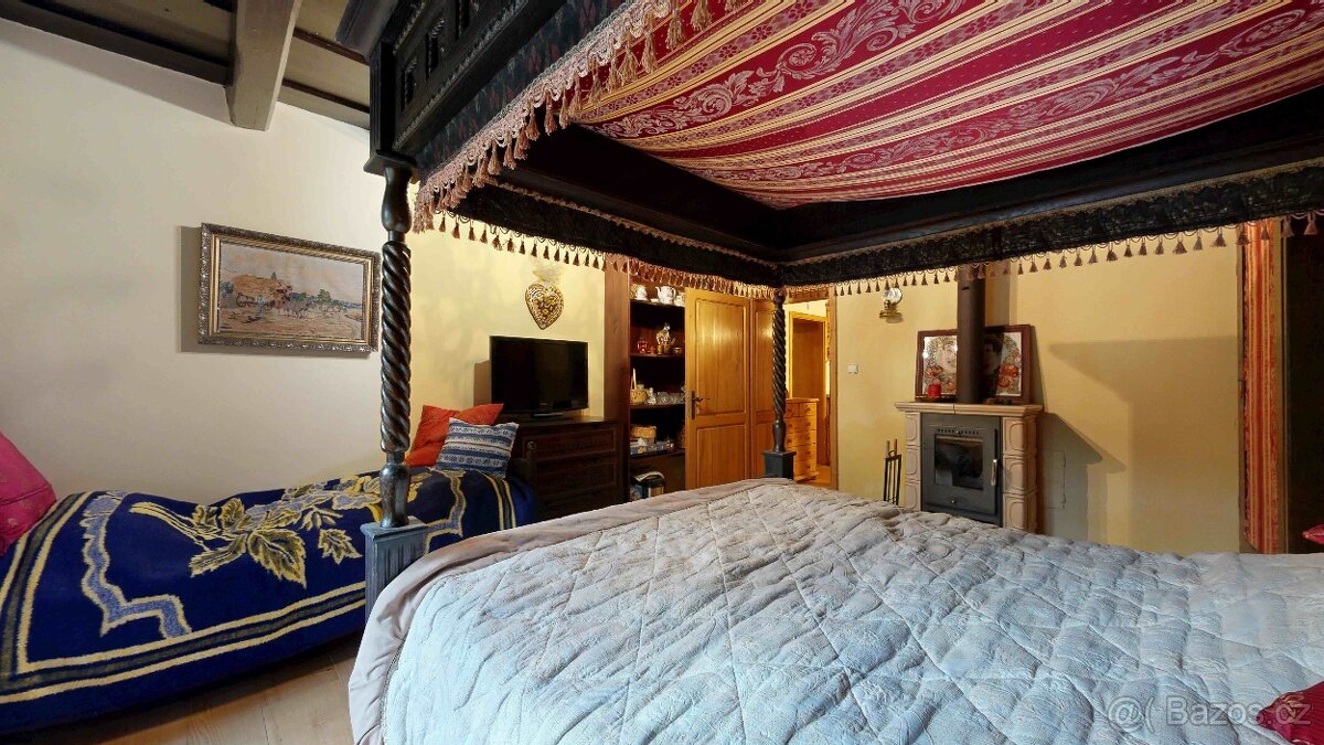 Chalupa po úspešnom režisérovi v obci Stará Turá-časť Papaď - 14