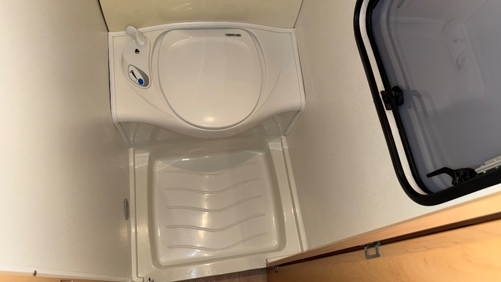 DELTA SUMMERLINER 4400 FB-STAN Easy Air-BOJLER-TOP STAV - 14