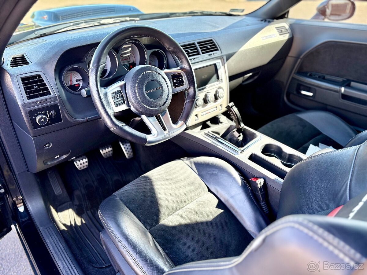 2013 Dodge Challenger SRT8 | MANUÁL | 74.000km | 392 HEMI - 14