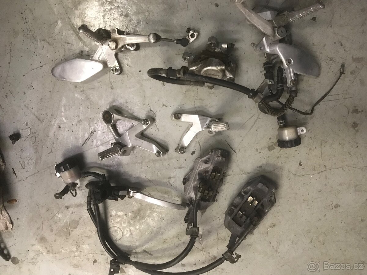 Yamaha YZF 750R - 14