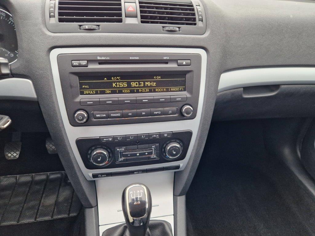 Škoda Octavia 2 1,6 TDI 77 KW, digi klima , vyhř.sed. - 14