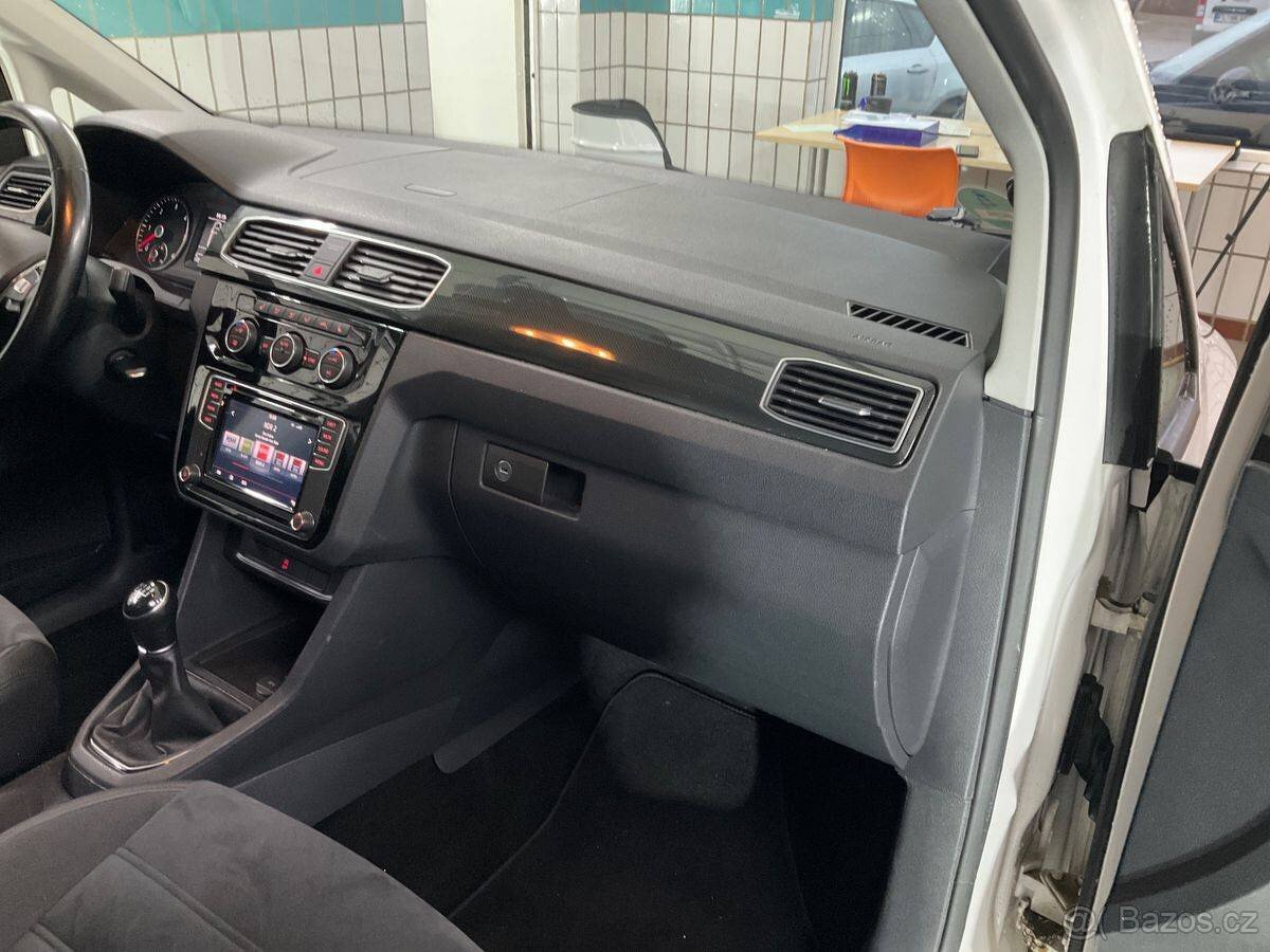 Caddy Maxi 2.0TDI Highline,tažné,serviska,výhřev - 14