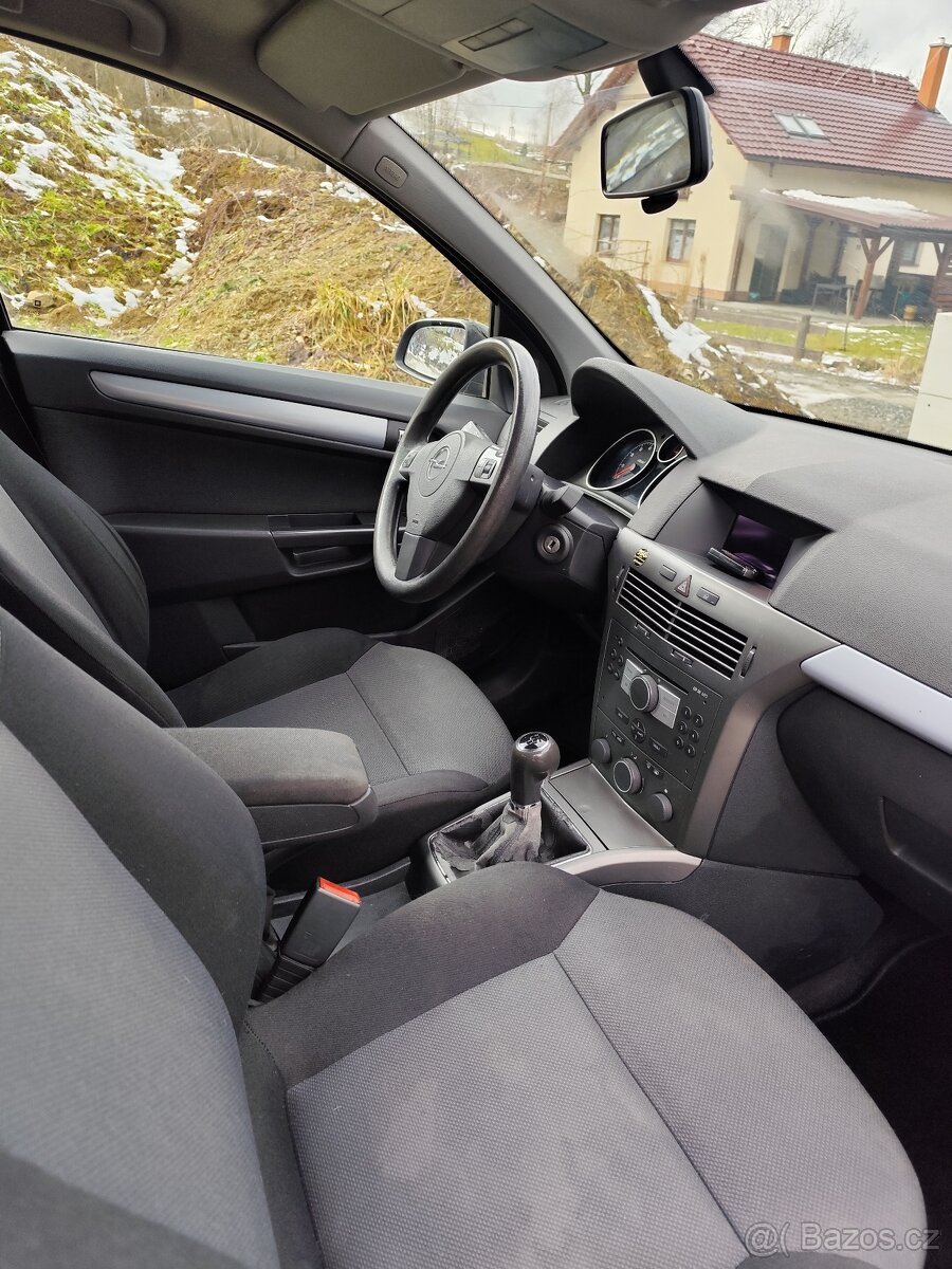 Opel Astra Caravan 1.6 - 14