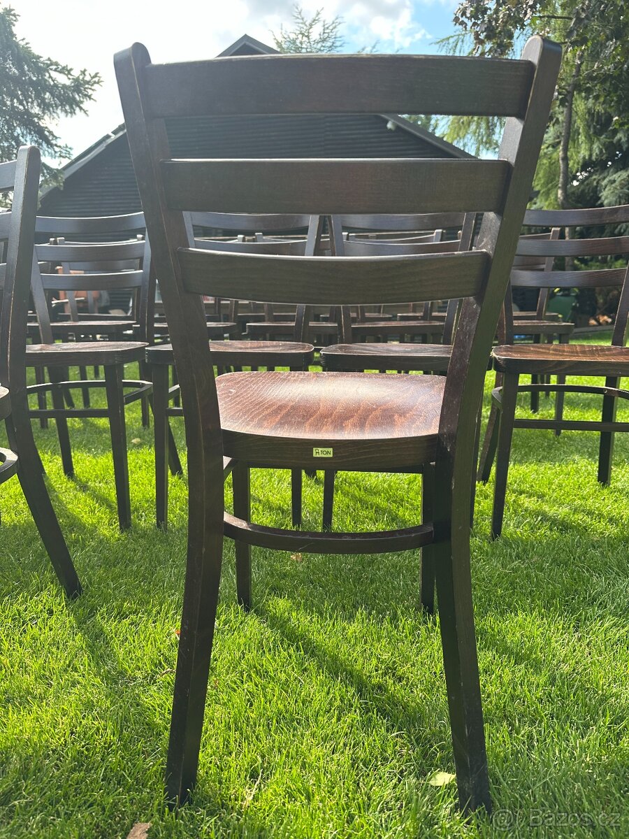 Židle TON, masivní stoly a lavice ze smrkového dřeva - 14