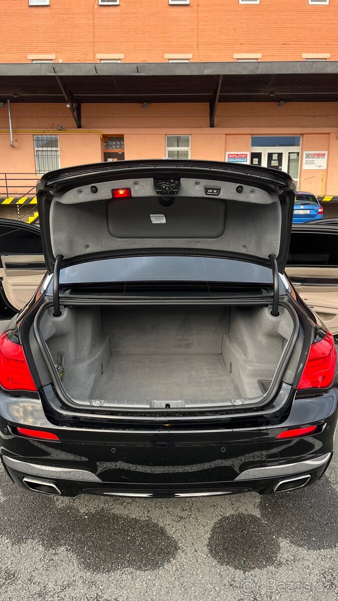 BMW 750Li - 14