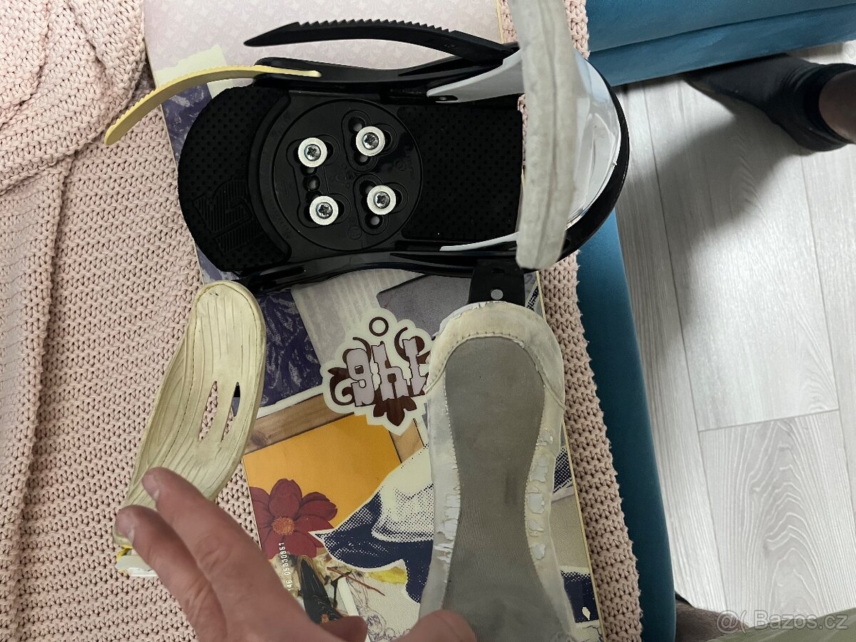 Prodám dámský snowboard FORUM STAR 146cm - 14