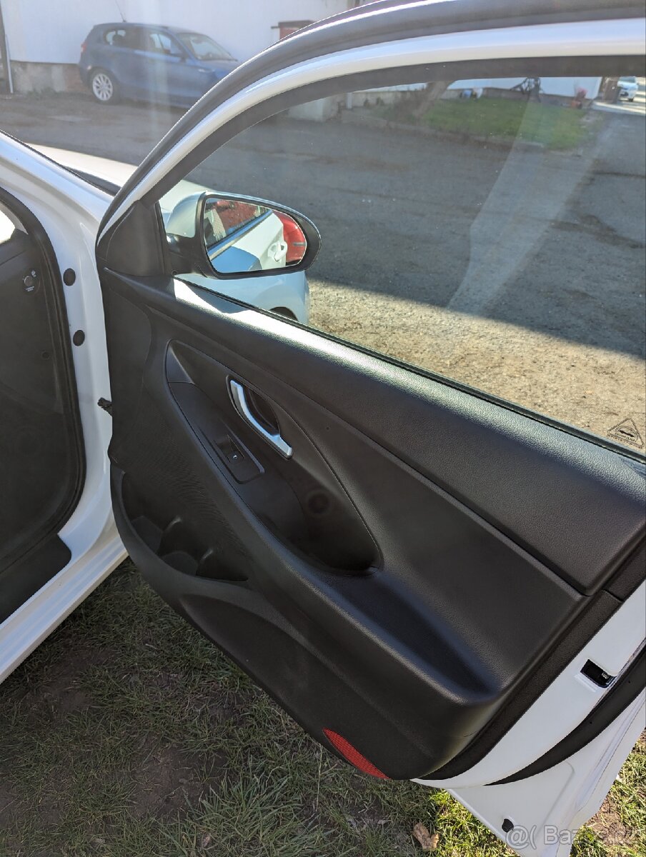 Hyundai i30 fastback - 14