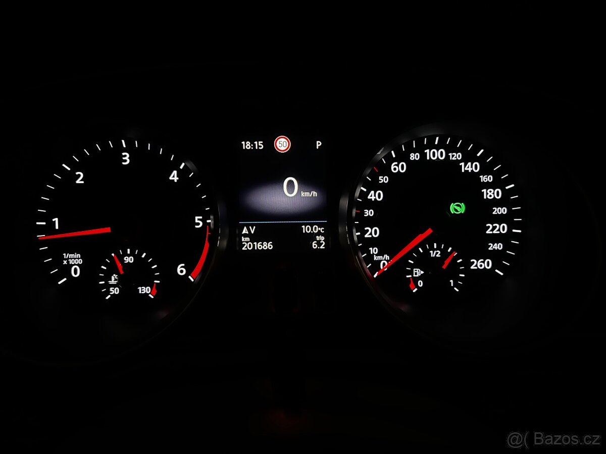 VW Passat B8 Highline 2.0TDI Panorama Matrix Ambient - 14