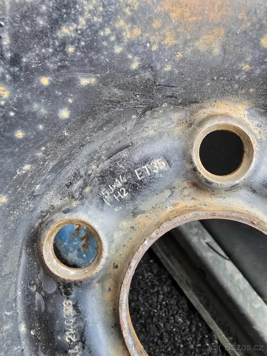 Zimní pneu s disky 185/65/14 - 14