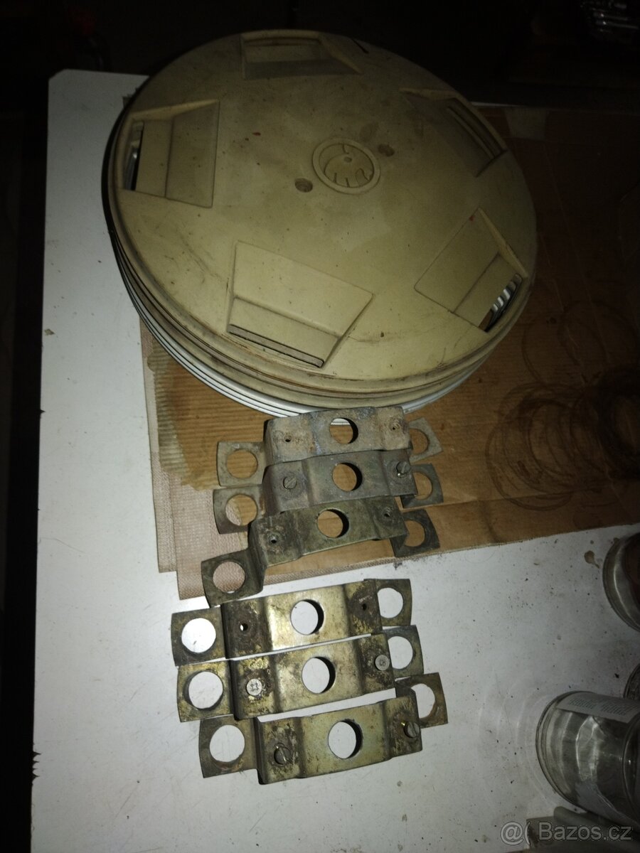 Díly ze škodovek(typ M, fávo, Felicie). - 14