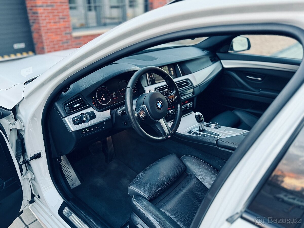 BMW 530d M-paket xDrive facelift Harman/Kardon HUD ČR 2016 - 14