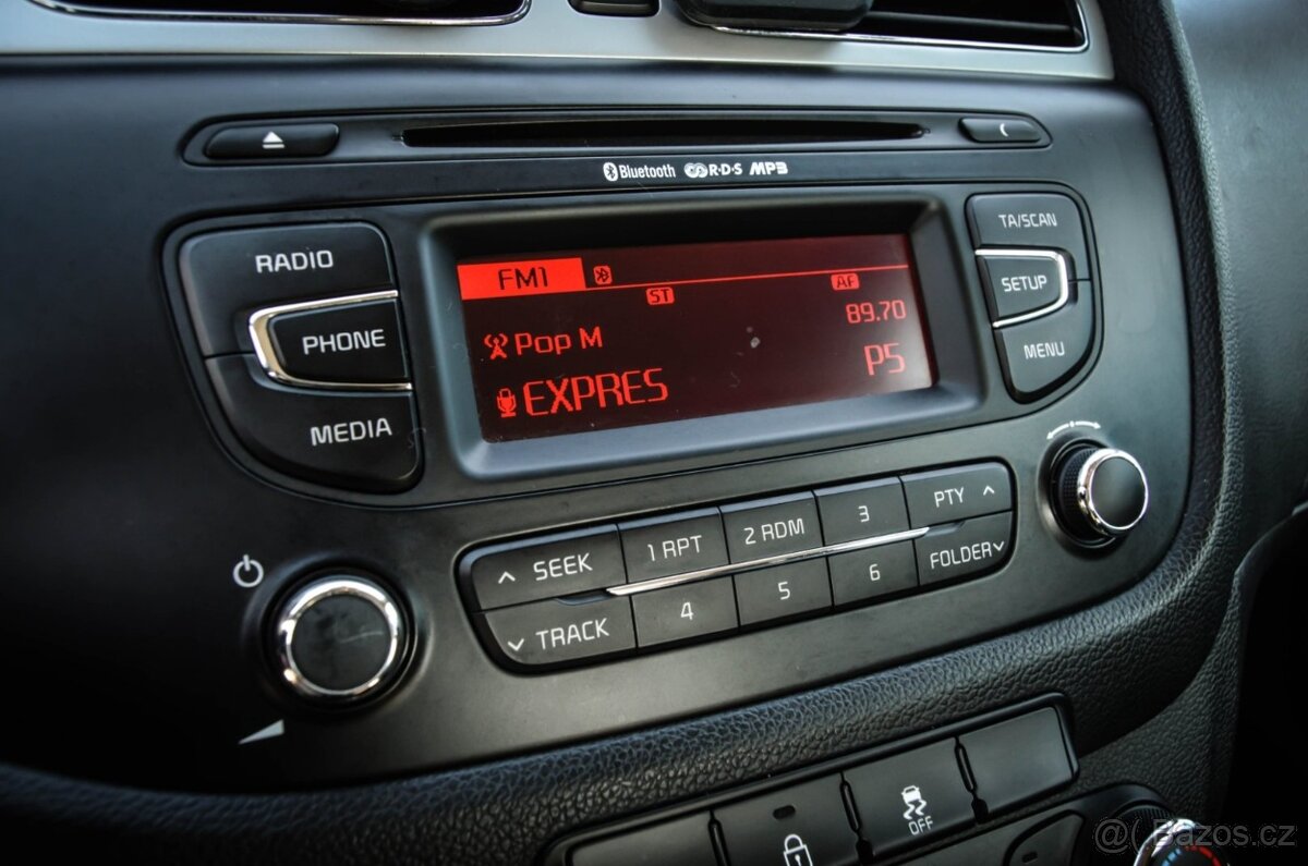 Kia Ceed 1.6 CRDi 81kW 2012 • 6 rýchlostí • Tempomat • - 14