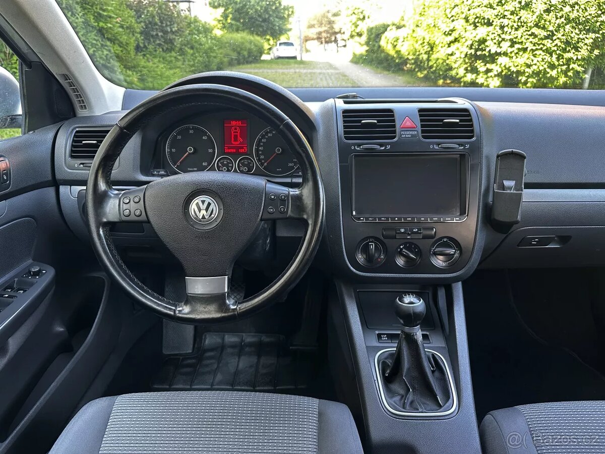 Volkswagen Golf V Combi 1.9 TDI 77kW Navi Tažné ALU R17 2009 - 14