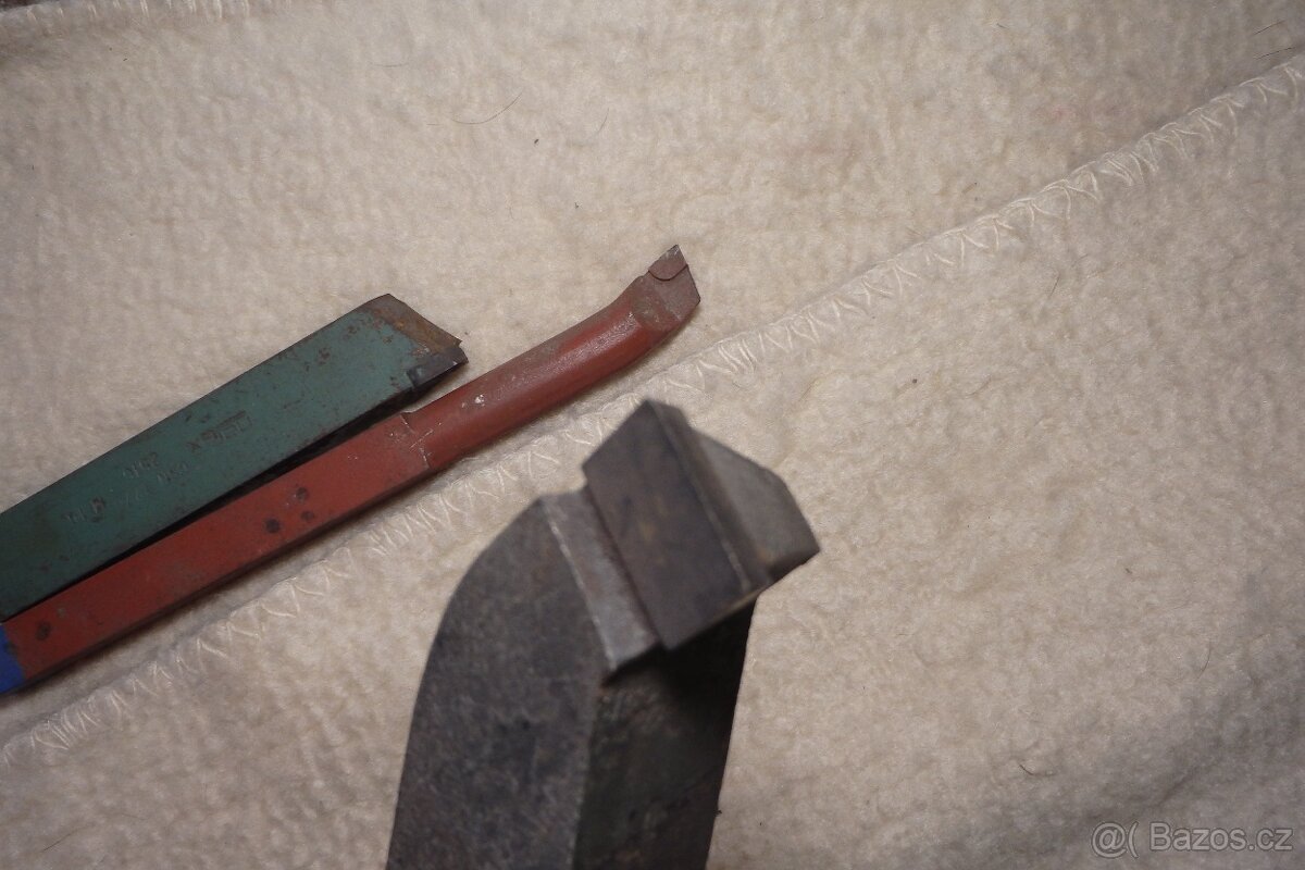 Příslušenství k soustruhu: vrták, nože, - 14