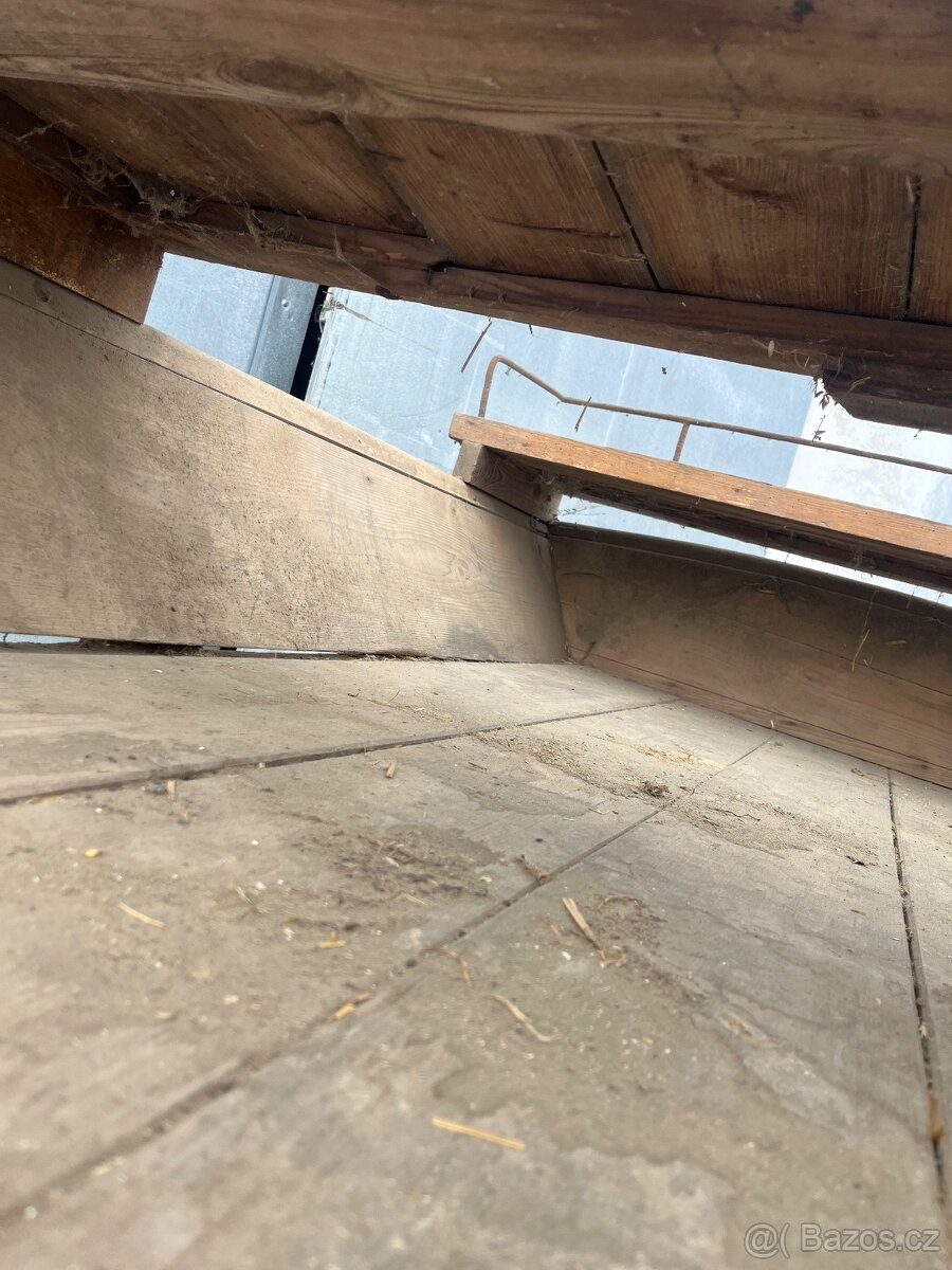 Stará dřevěná brička / kočár – dekorace - 14