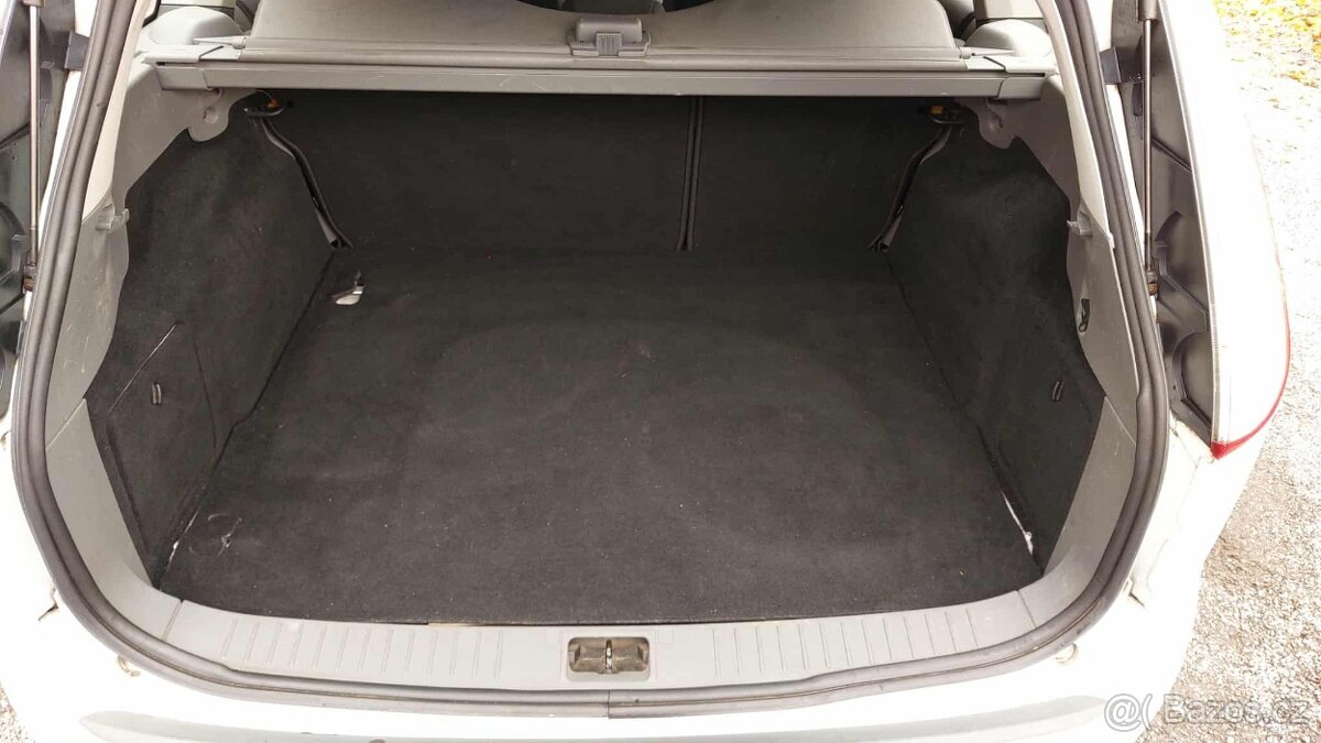 Ford Focus kombi 1,6 - 14