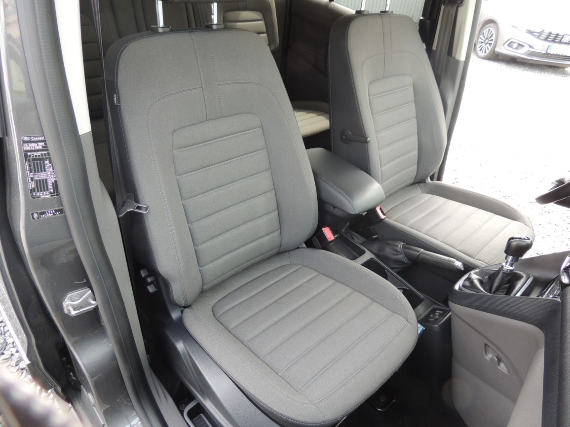 Ford Tourneo Connect 1.5TDCi,88kw,L2,Titanium,ČR,-21%DPH - 14