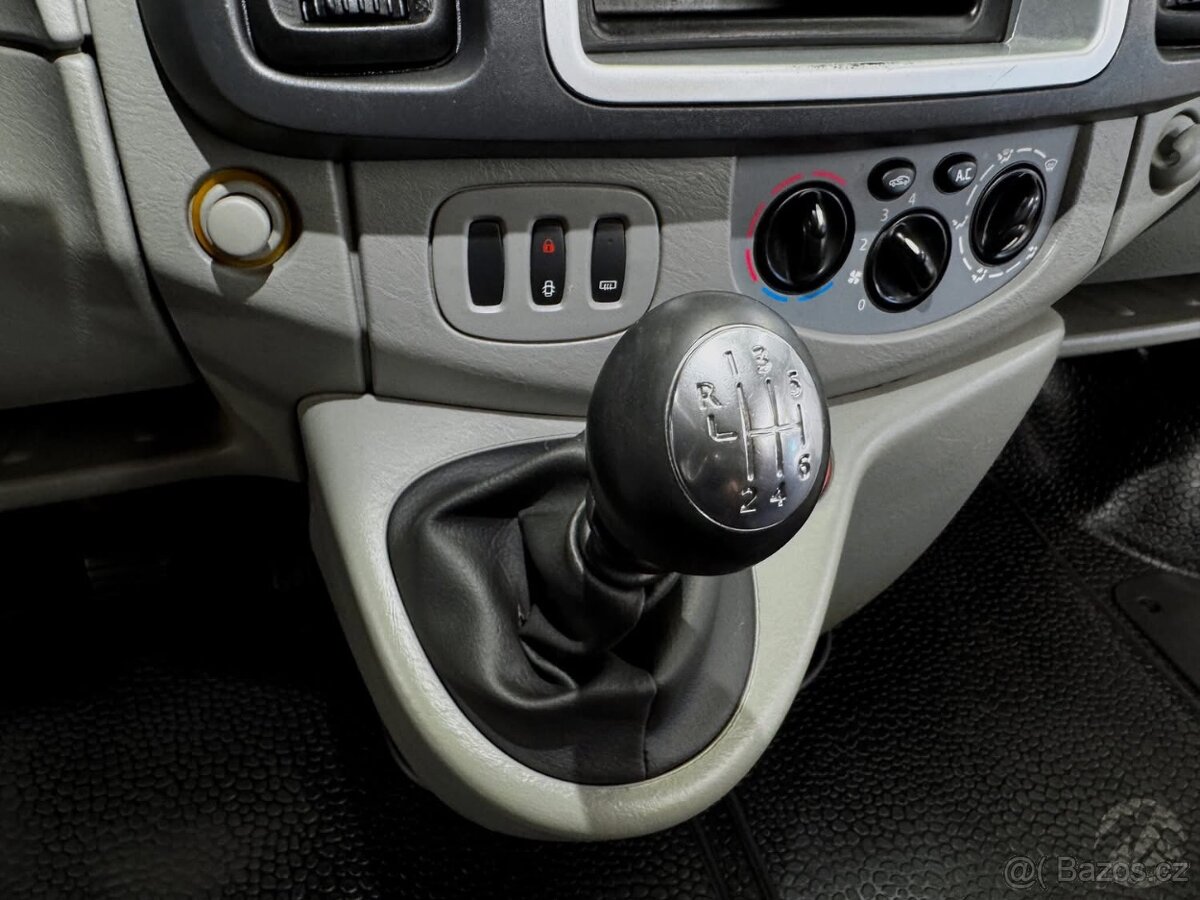 Renault Trafic – 9 míst - 14