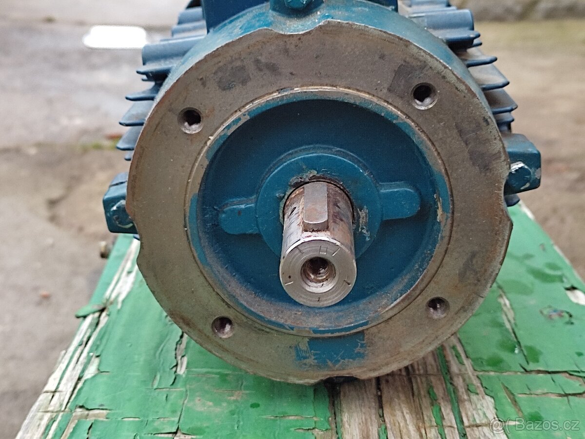 PRODÁM 2 KS ELEKTROMOTOR SIEMENS - 14