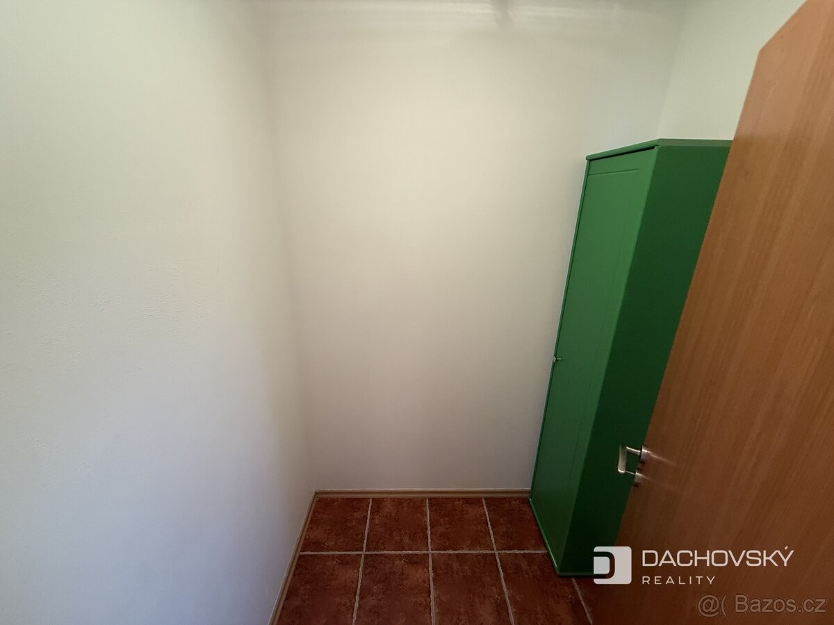 Pronájem rodinného domu 191 m², pozemek 400 m² - 14