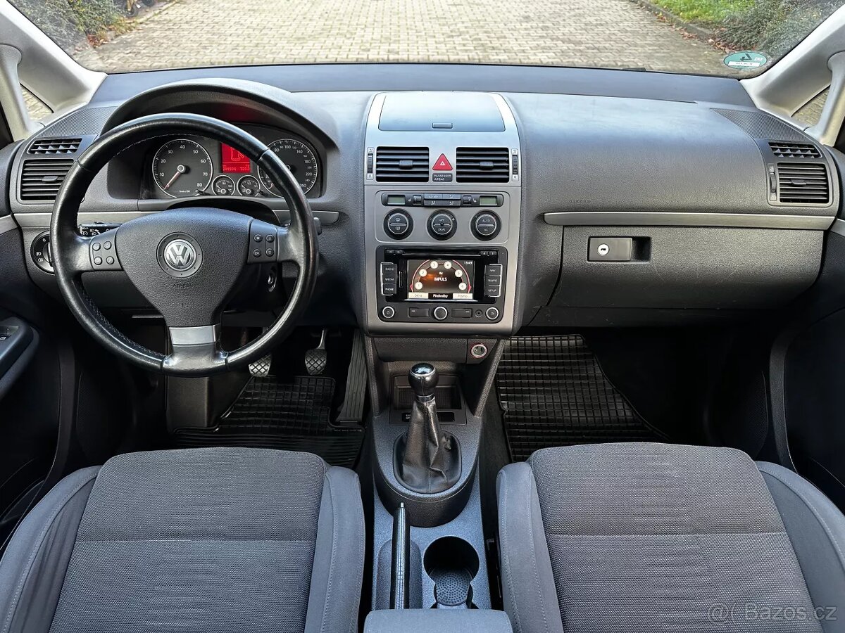 Volkswagen Touran 1.4 TSI 103 kW Highline Navi ParkAssist - 14