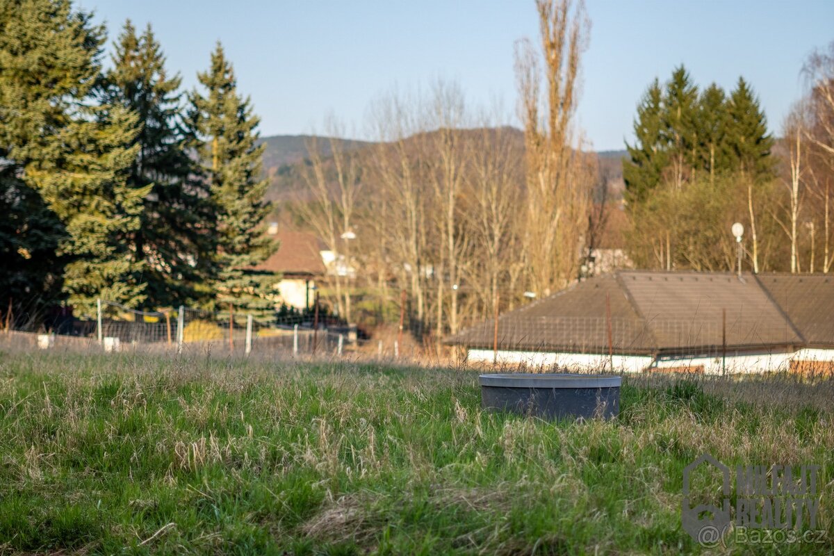 Pozemek pro RD se stavebním povolením, 1.005 m² , Krásná Stu - 14