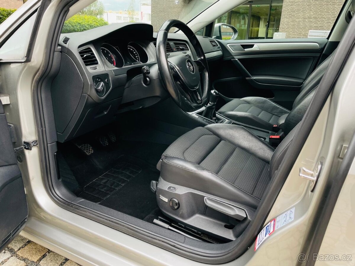 Volkswagen Golf 1.2TSI 77KW MANUÁL VÝHŘEV KAMERA HIGHLINE - 14