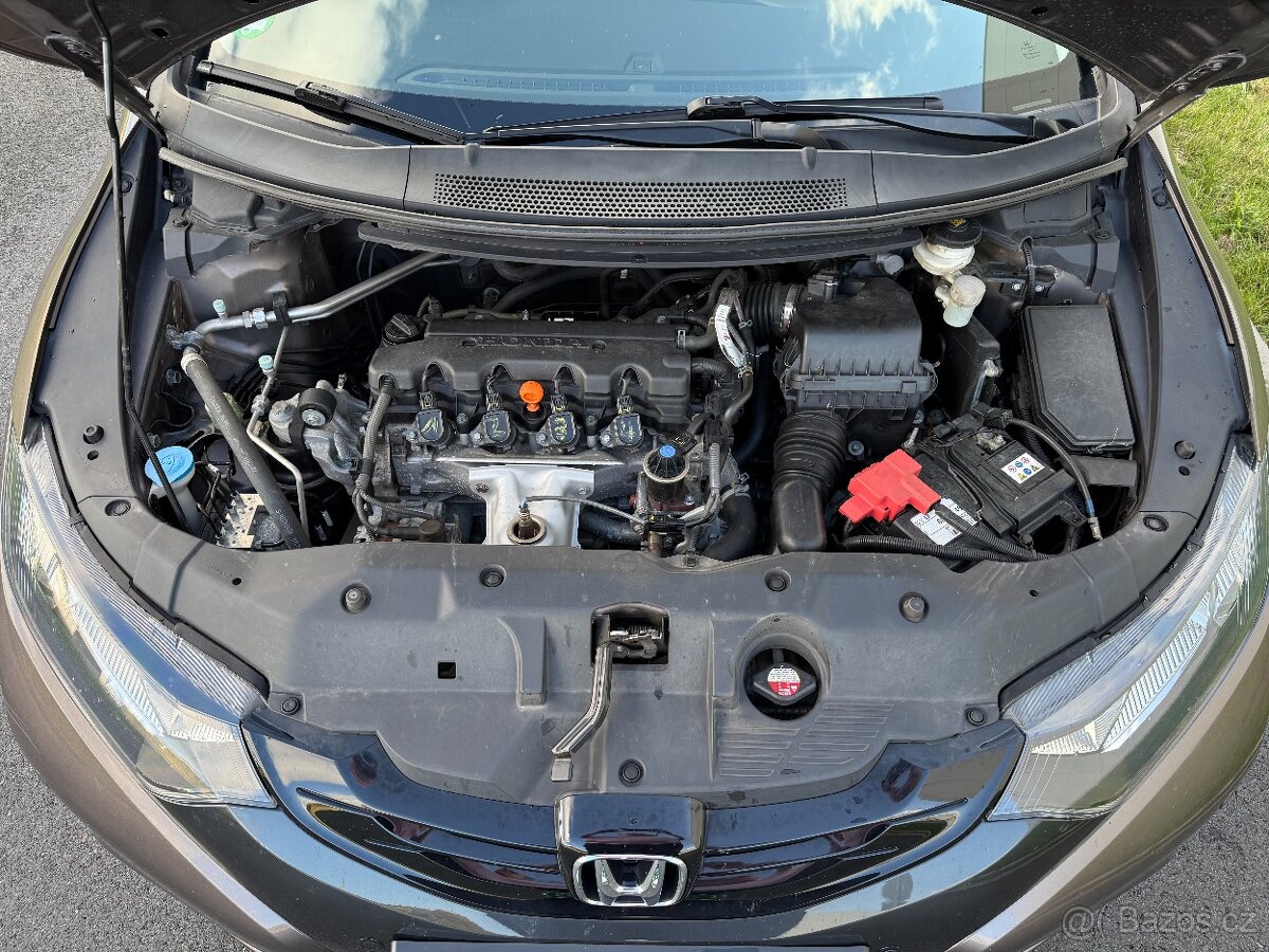 Honda Civic 1.8 i-VTEC 104 kW, jen 116.540 km, rok 2012 - 14