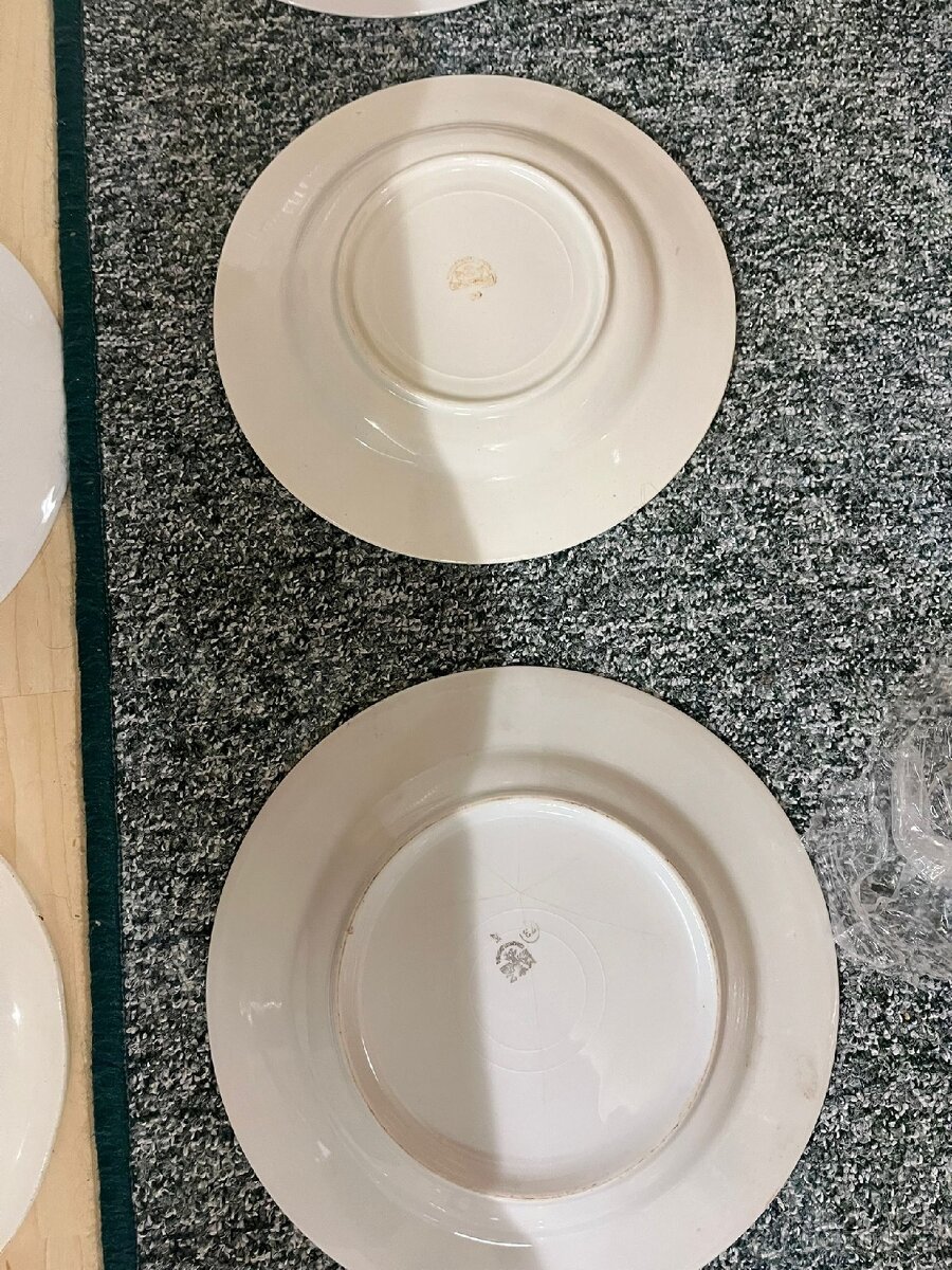 Různé staré talíře na výstavu nebo doplnění setu - 14