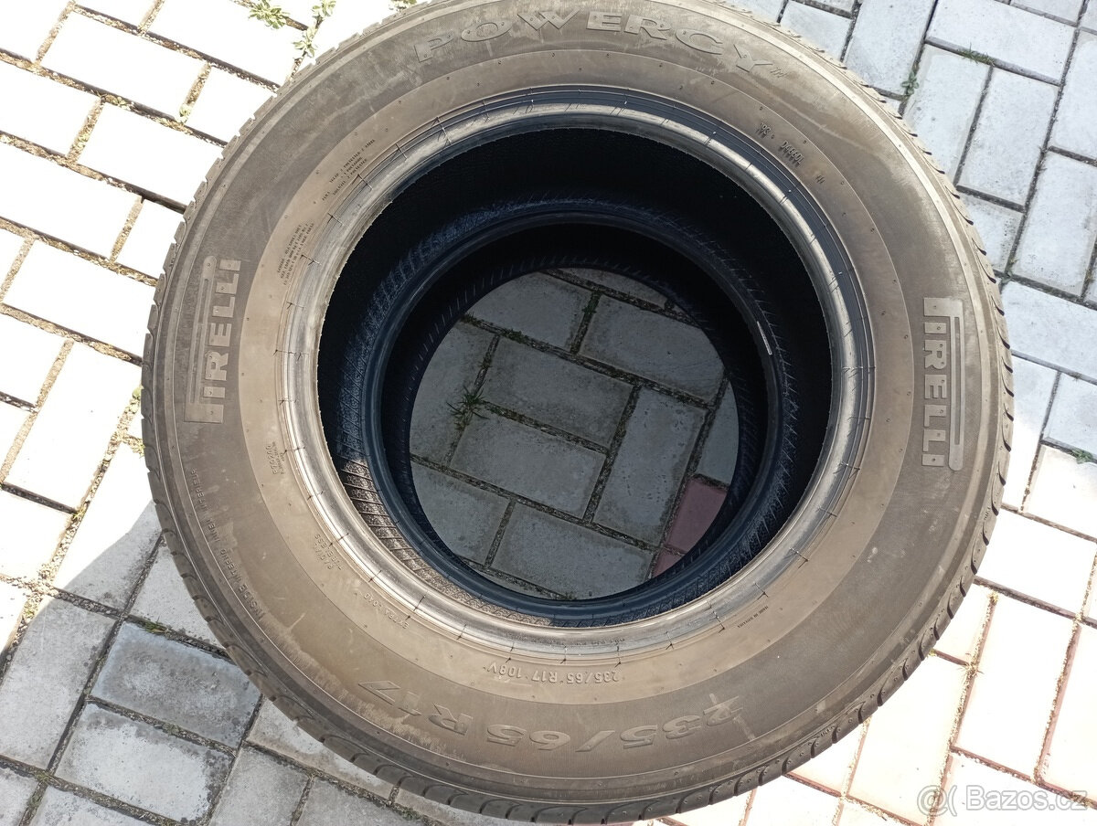 235/65/17 Pirelli letní pneu 4ks - 14