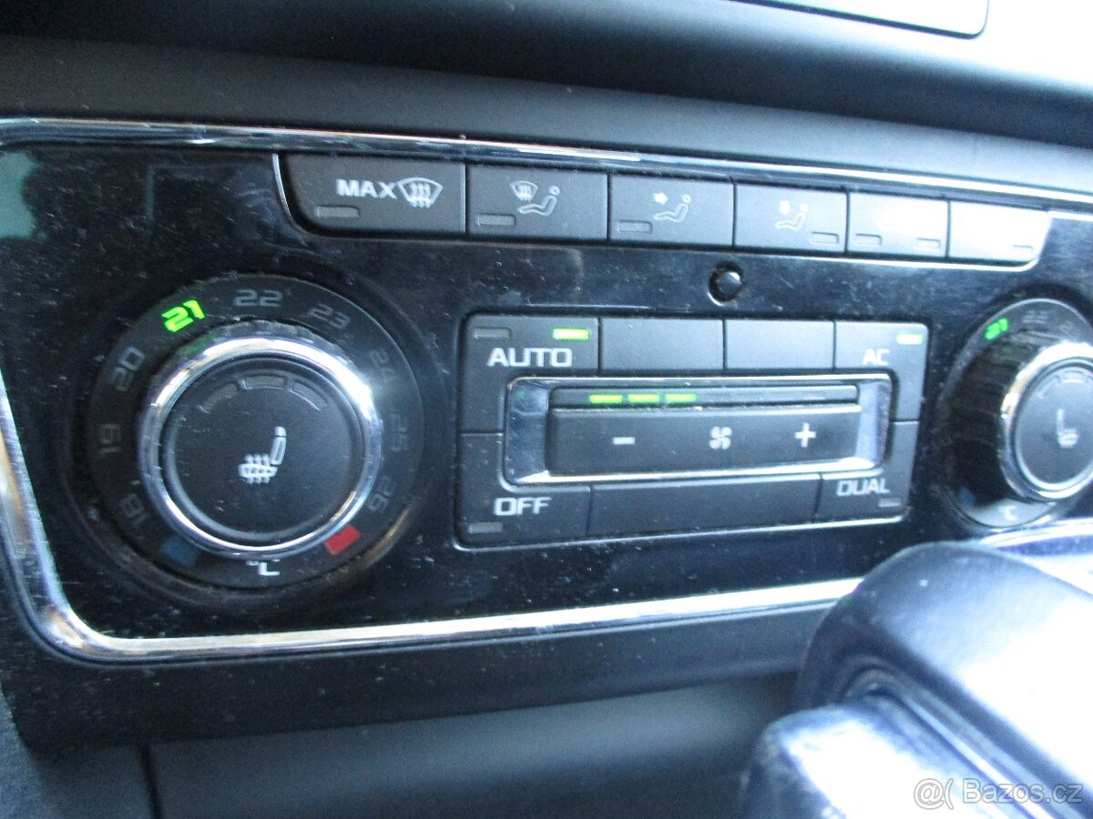 Škoda Superb 2.0 TDi Combi automat - 14
