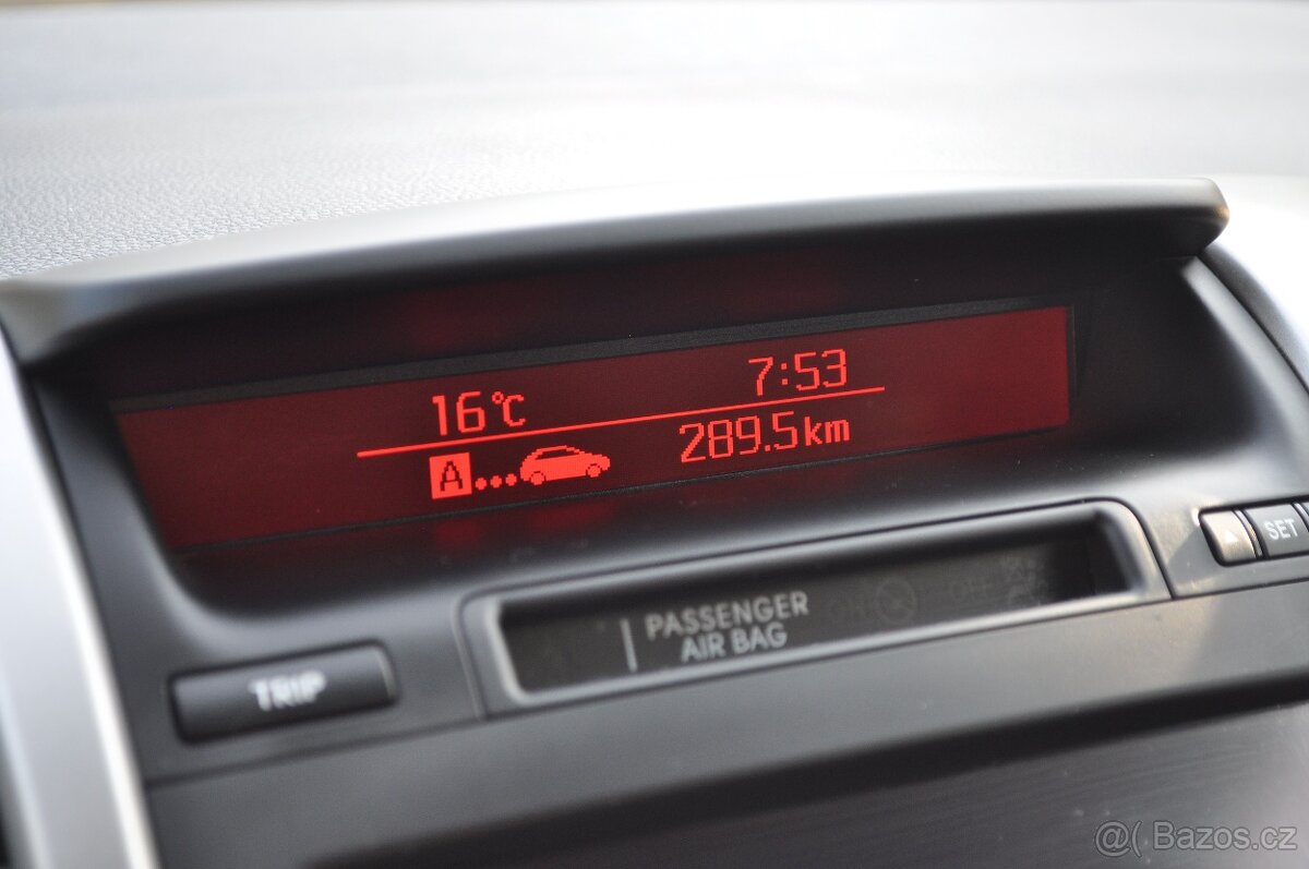 KIA VENGA 1.6 (2019) - 14